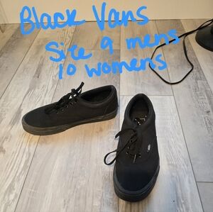 Classic Black Men's Sneakers